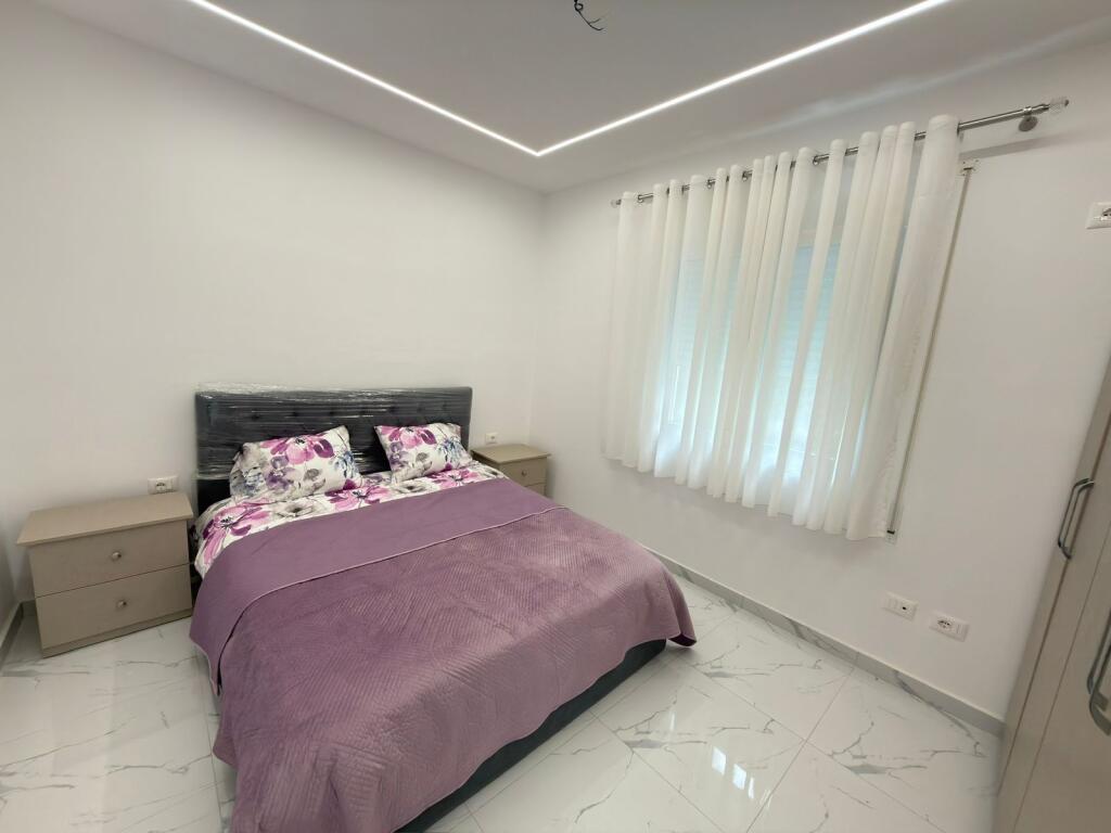 ✅Jepet me qira shtëpi private në Kombinat  📍  