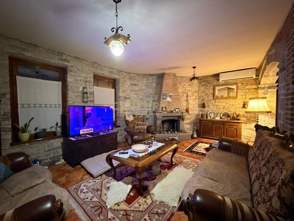 Vile me qira ne zonen e Kopshtit Botanik