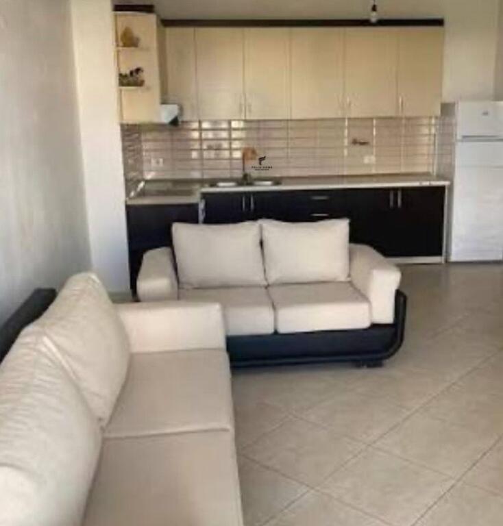 APARTAMENT ME QERA 1+1 RRUGA E DIBRES 45.000 LEKE