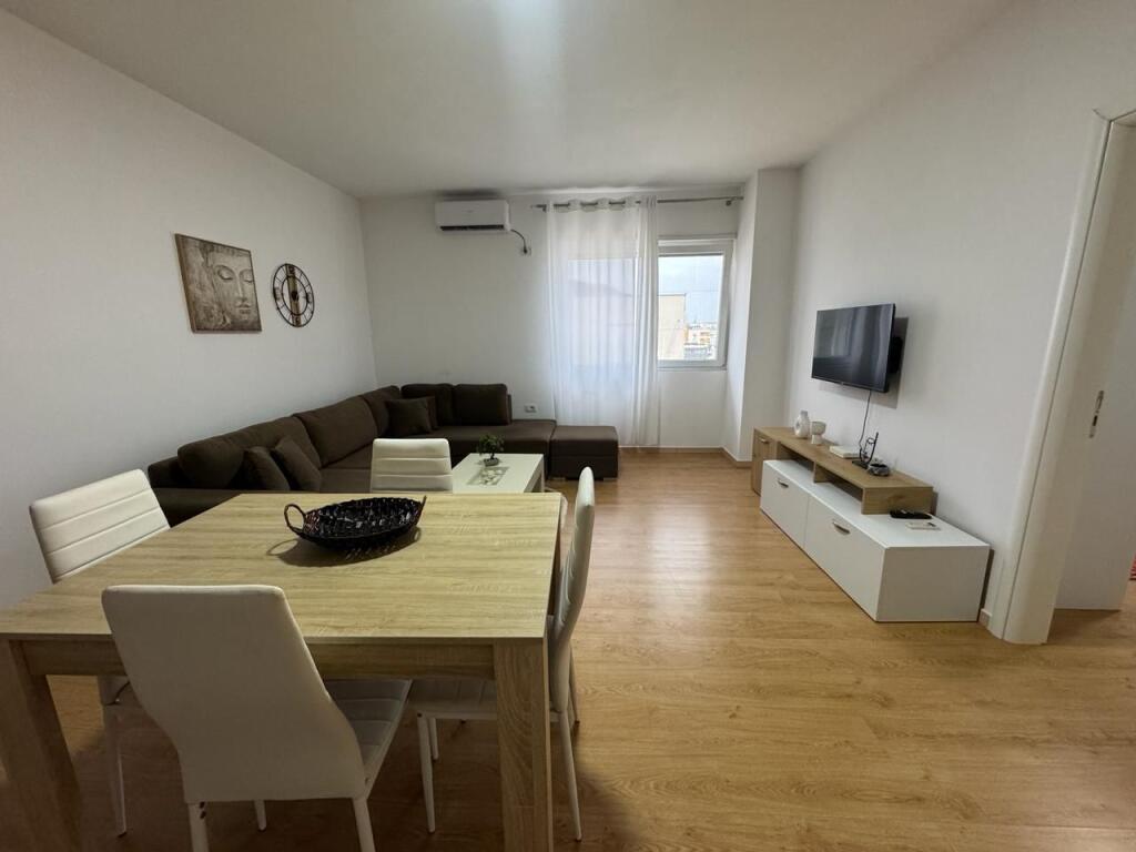 Jepet apartament me qera 1+1