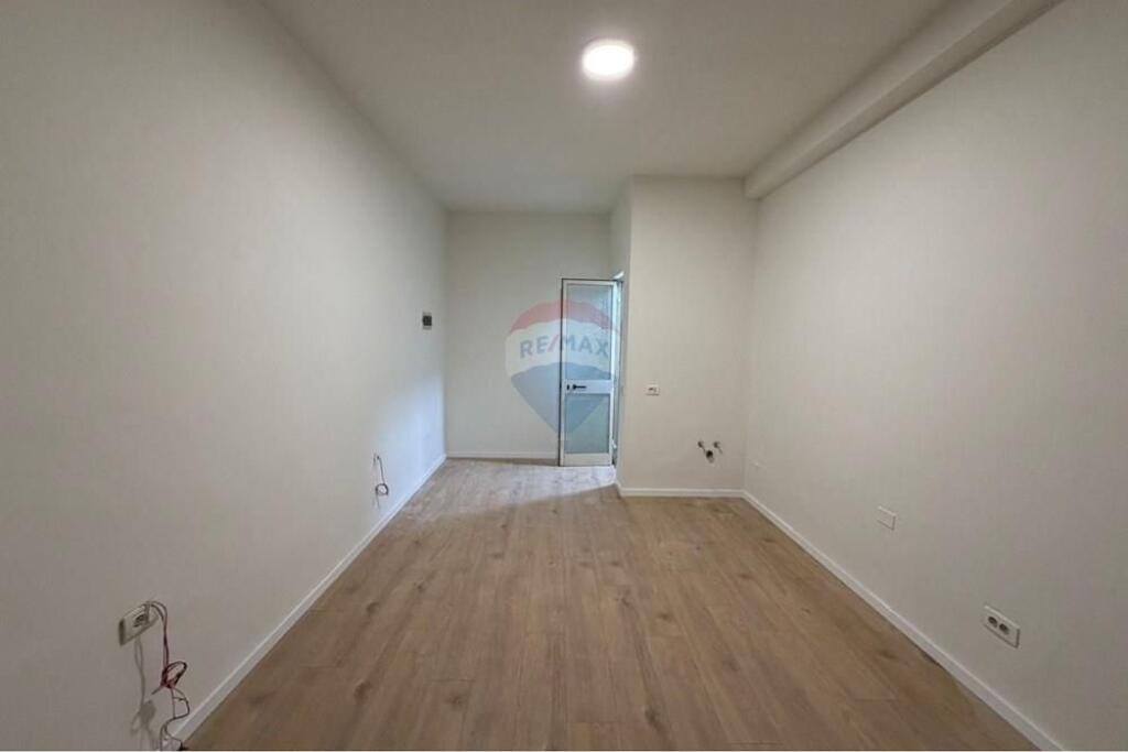 Ambient komercial me qira 550€/Muaj