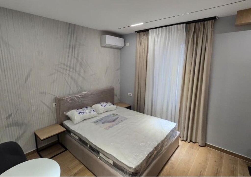 Shiten, 3-Garsoniere, Rruga Mine Peza, Tiranë.