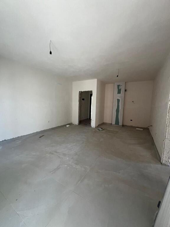 Paskuqan Shkolla Lidhja Prizerenit Shitet Apartament 2+1