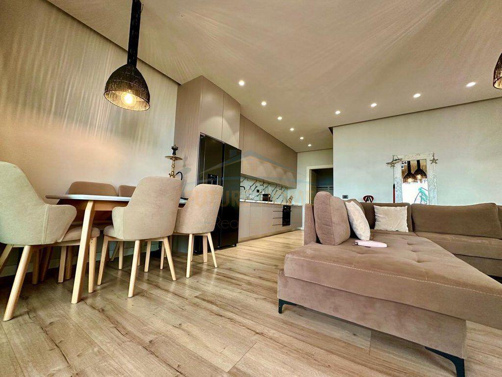 Shitet , Apartament 2+1+2 Poste Parkimi, Green Coast 1