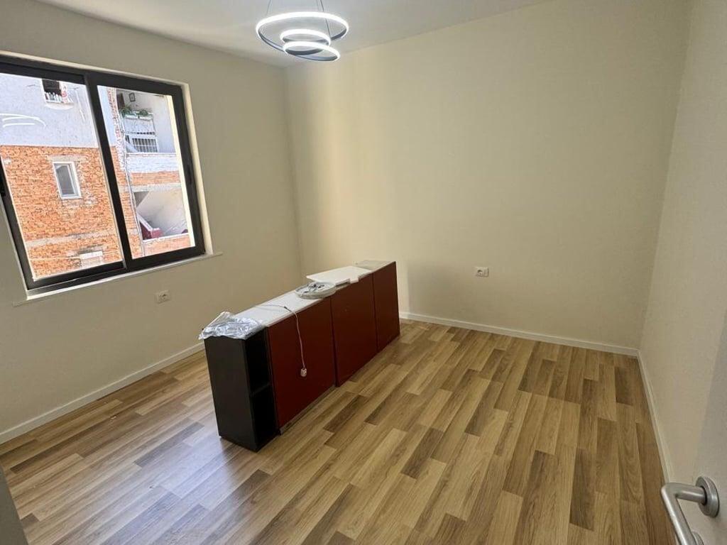 SHITET APARTAMENT 2+1+BLLK, RR. MINE PEZA