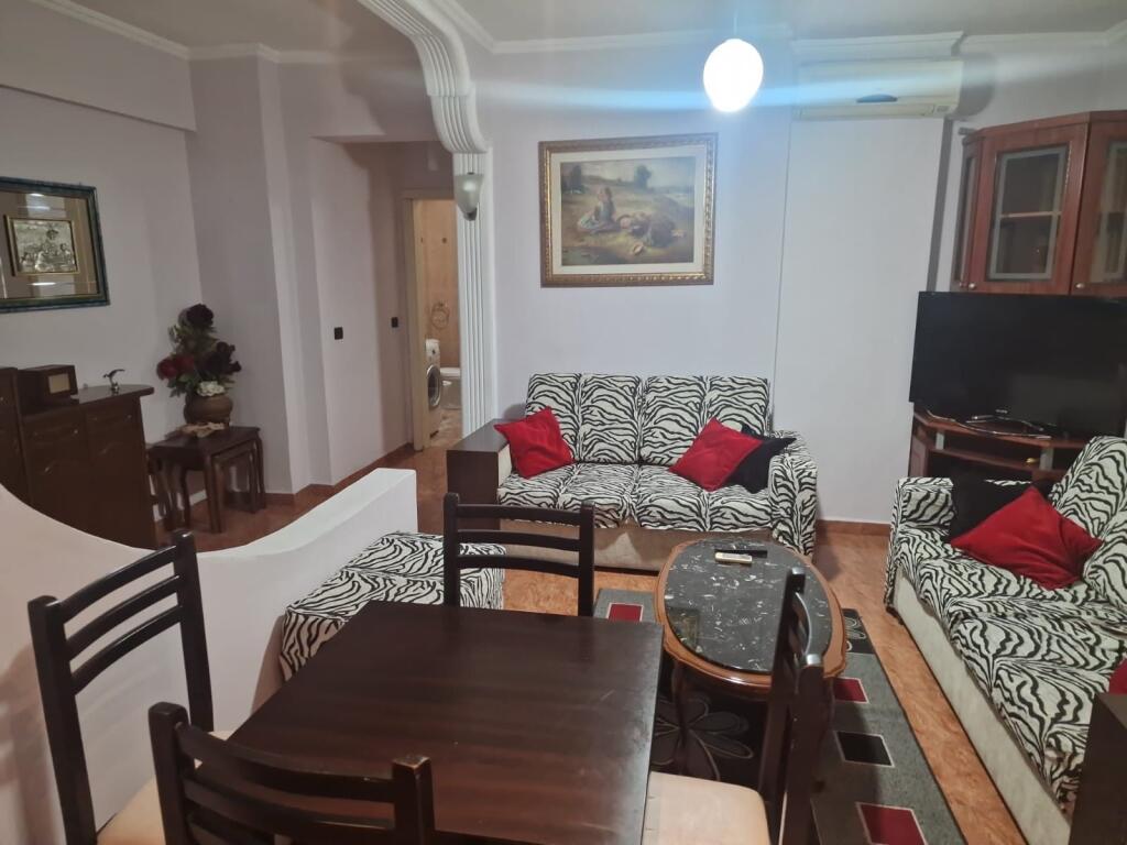Jepet Me Qera Apartament 2+1+1 Ballkon