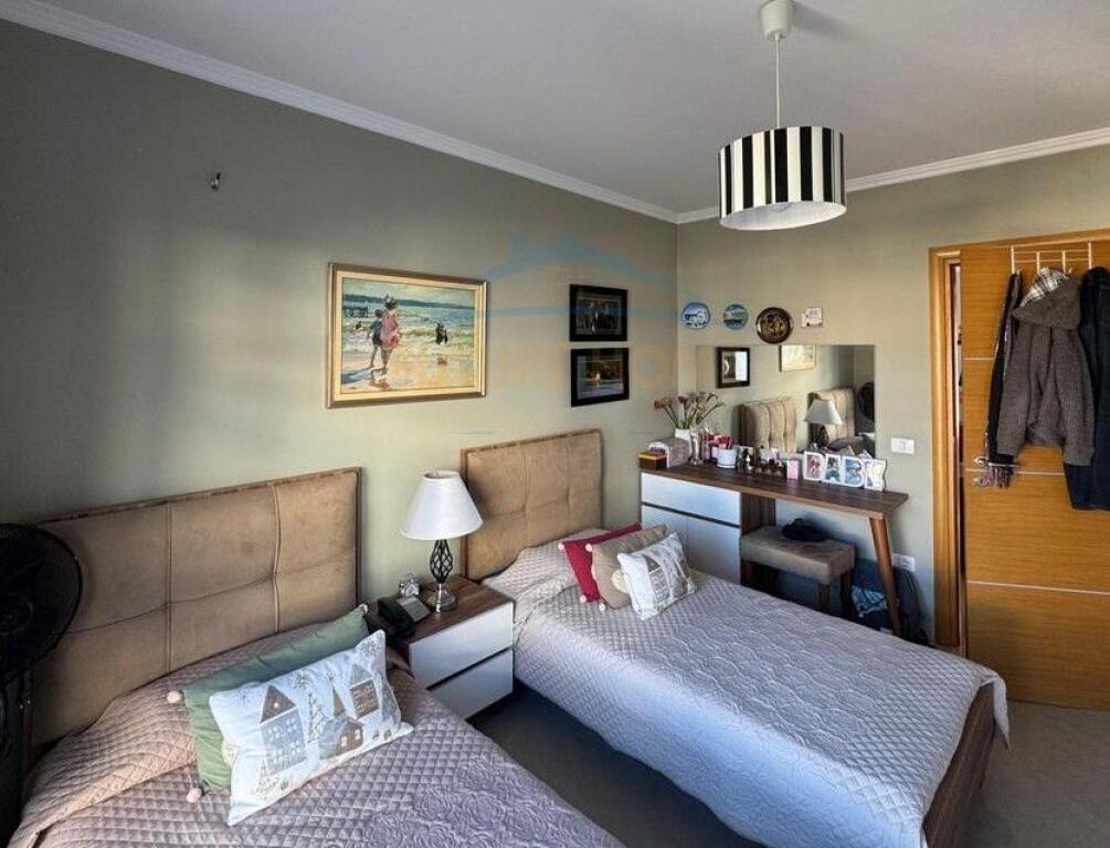 Shitet , Apartament 3+1+2 , Rruga e Kosovareve