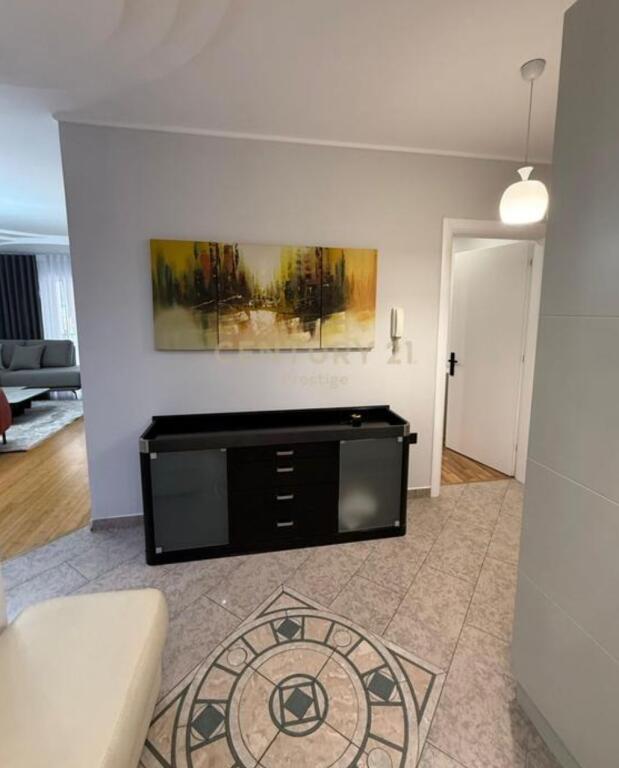 🌟 Jepet me Qira – Hapësirë 2+1+2 në Vend Premium pranë Ambasadës Amerikane