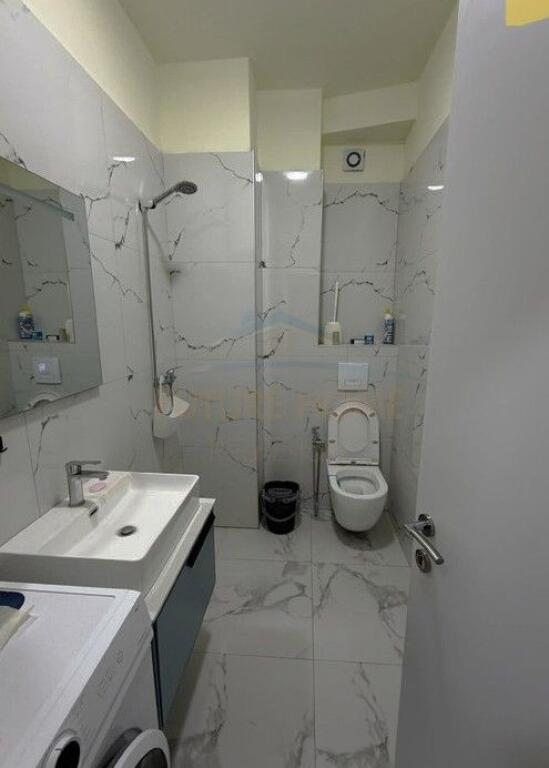 Shitet, Apartament 1+1+Post Parkimi, Rrugën Riza Cerova