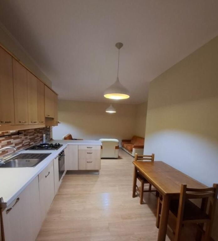 🌟 Shitet 2+1 në Astir – Vendodhje e Dëshiruar dhe Hapësirë e Bollshme