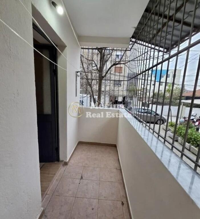 Qera | Apartament 2 + 1 | Shkolla e Bashkuar | 300 €/muaj