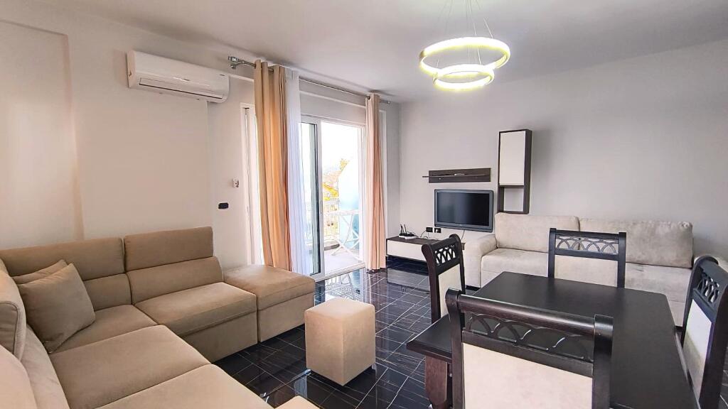Apartament modern buzë detit pranë Vlorës