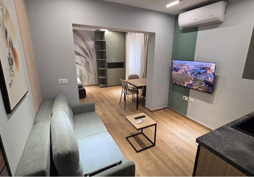 Shiten, 3-Garsoniere, Rruga Mine Peza, Tiranë.