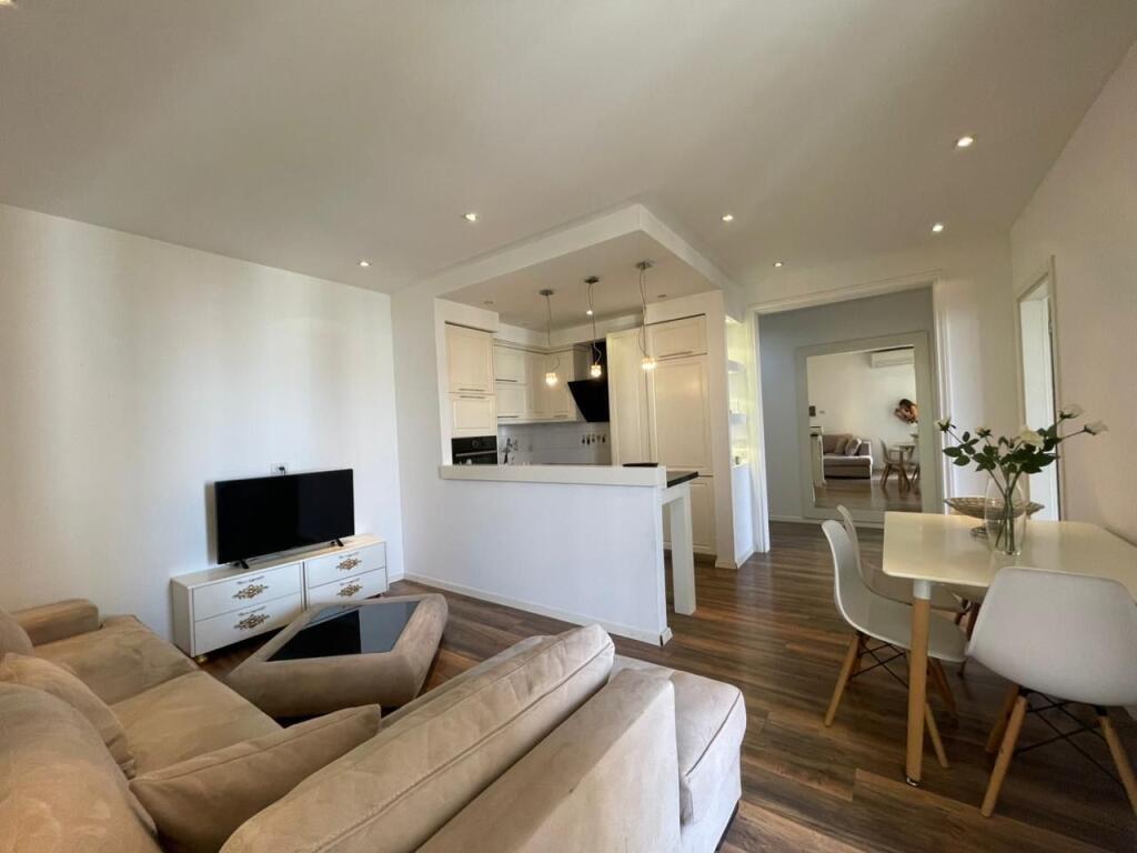 Apartament 2+1 per qera