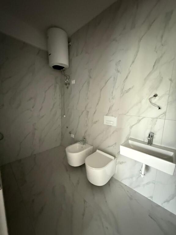 Shitet Apartament 1+1 kompleksi Oxa