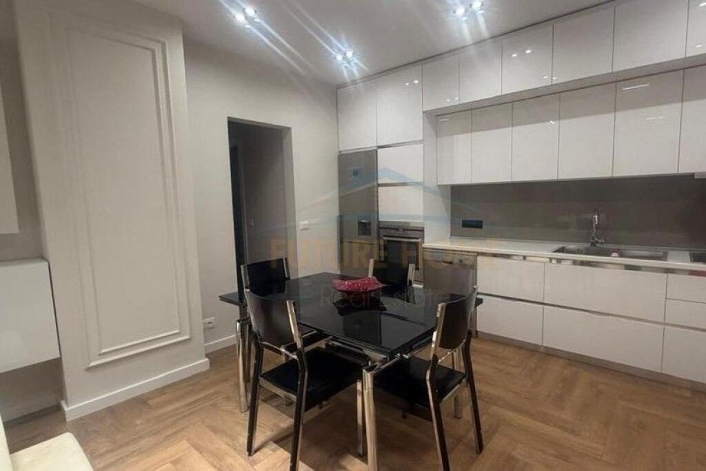 Qira , Apartament 2+1 + Post Parkimi , Pazari i Ri , Tirane