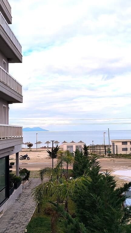 Apartament modern buzë detit pranë Vlorës