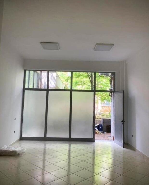 Dyqan Ne Shitje Ne Myslym Shyr (ID BD1164) Tirane