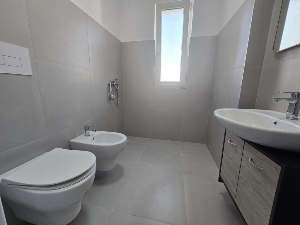 🏡 Shitet apartament 2+1+Post Parkimi te River Residence, Fusha e Aviacionit