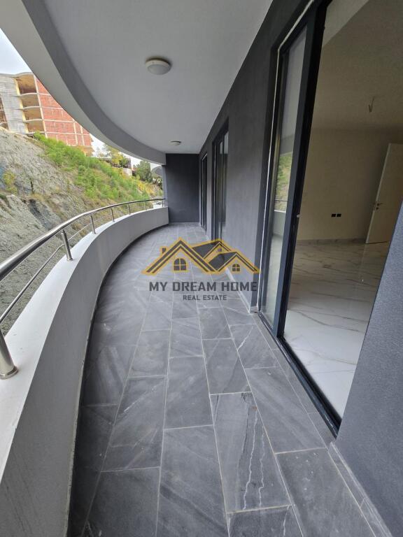 Shitet apartament 2+1+2 te Rezidenca White Hill, Currila.