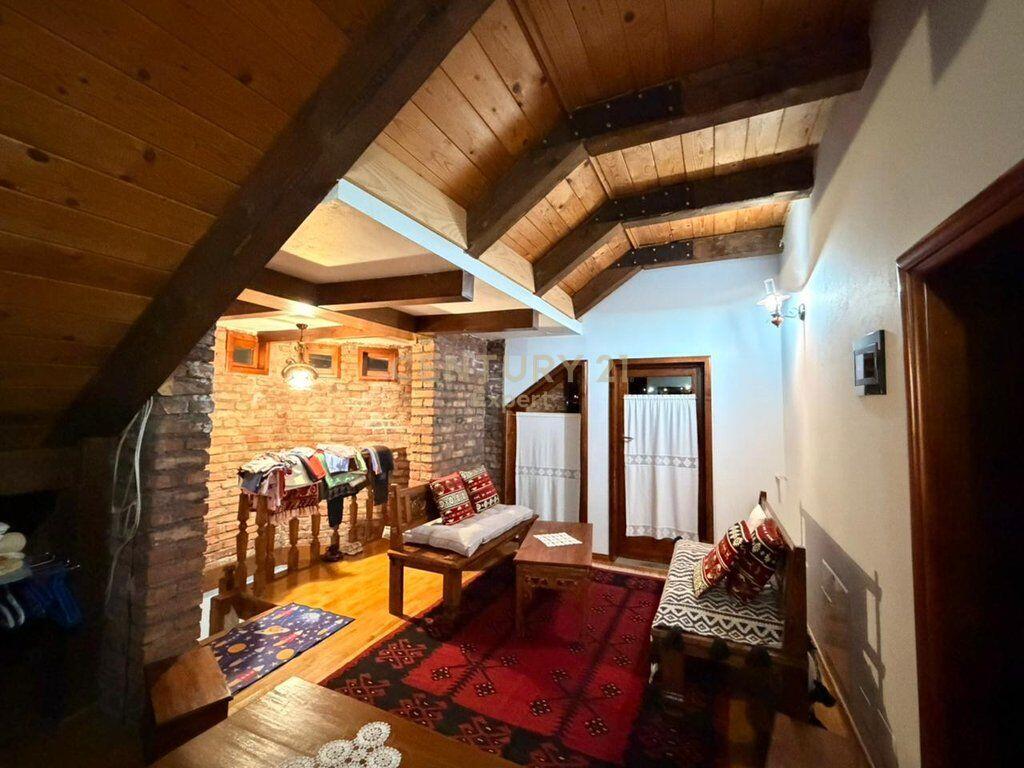 Vile me qira ne zonen e Kopshtit Botanik