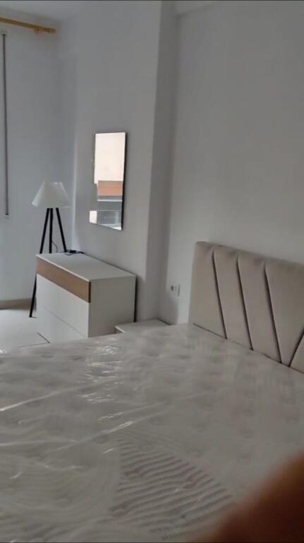 APARTAMENT 2+1. 60000 LEKE.RRUGA 5 MAJI