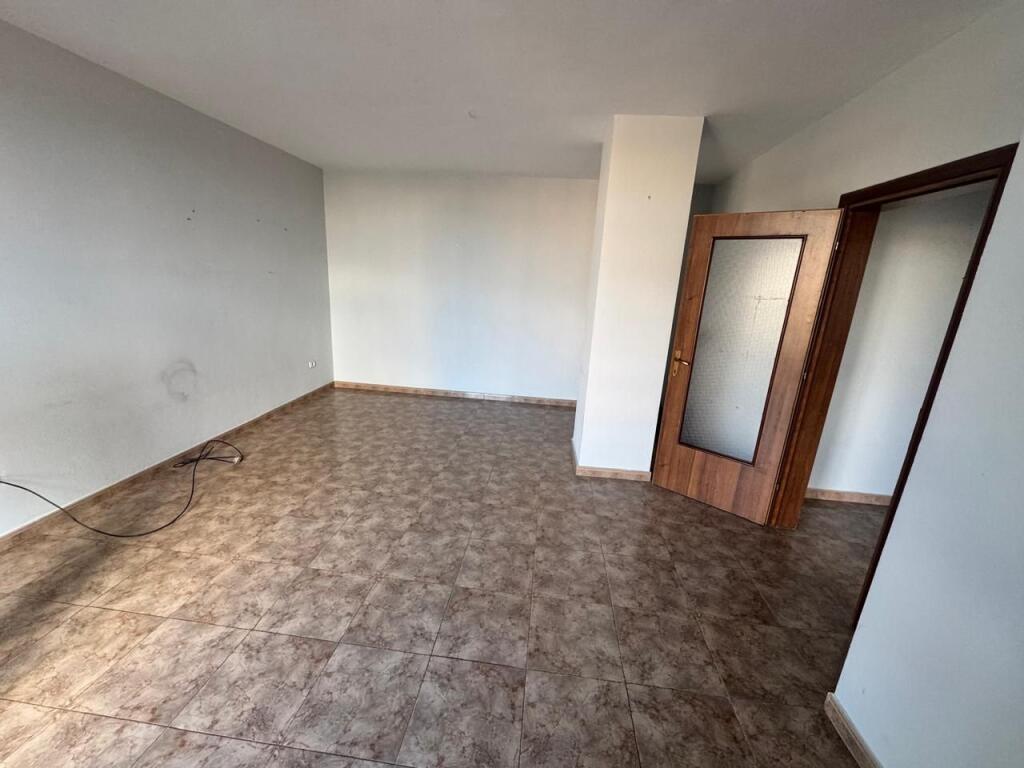 Me qira apartament për zyrë 2+1: Ish-Ekspozita, Bulevardi “Gjergj

