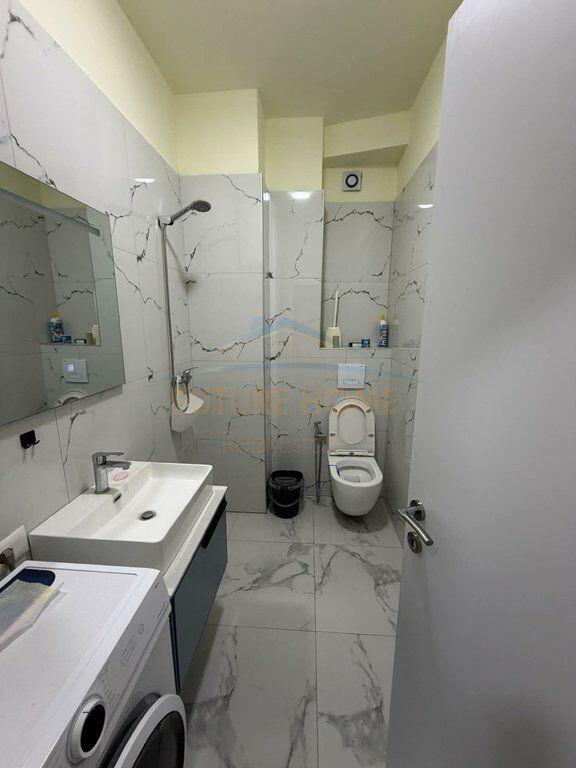 Shitet apartament 1+1+post parkimi Rruga Riza Cerova
