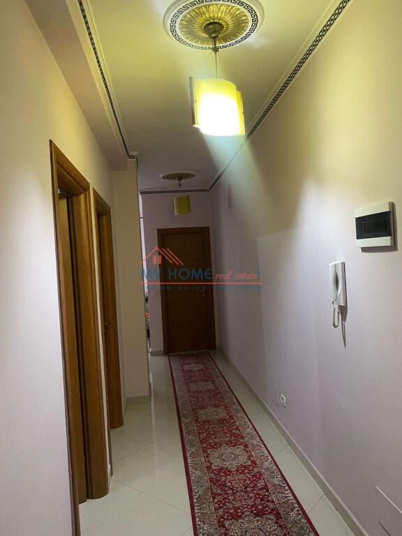 Apartament 2+1 me qera Komuna e Parisit Tirane