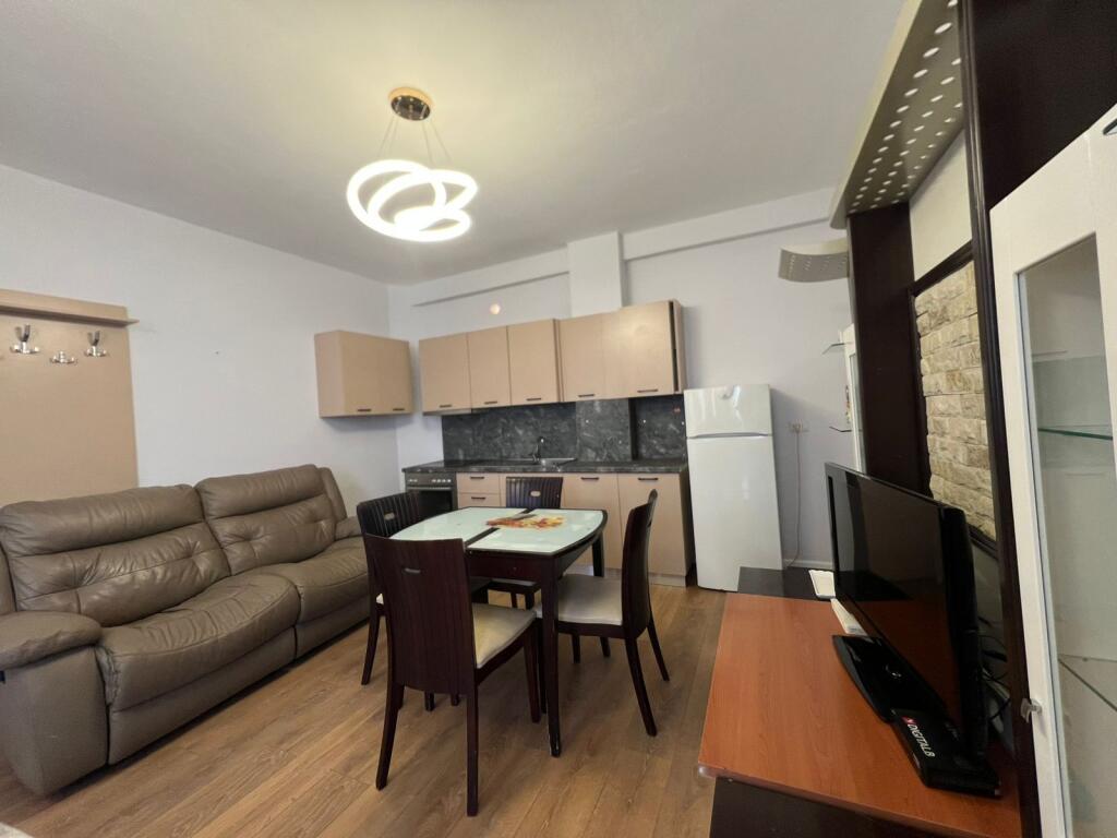 🏡 Shitet – Apartament 1+1 Fresk
