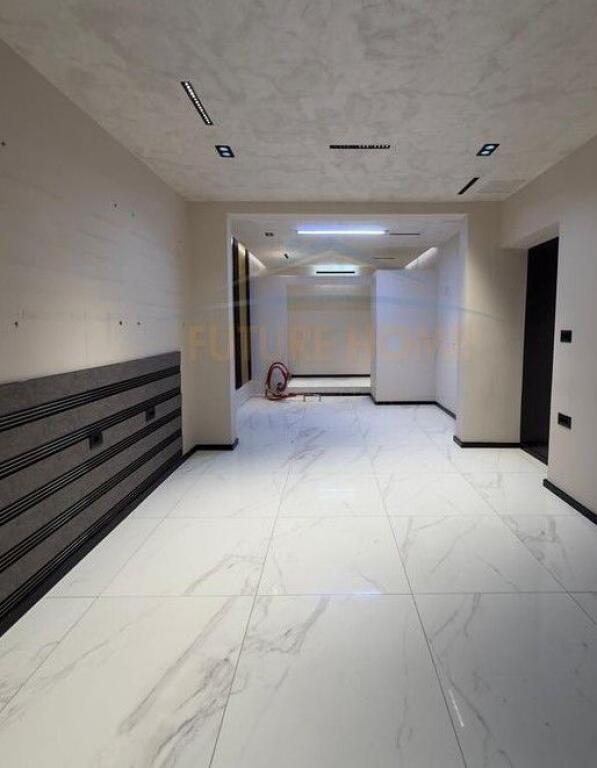 Affitto, Locale Commerciale, Via dei Kosovari