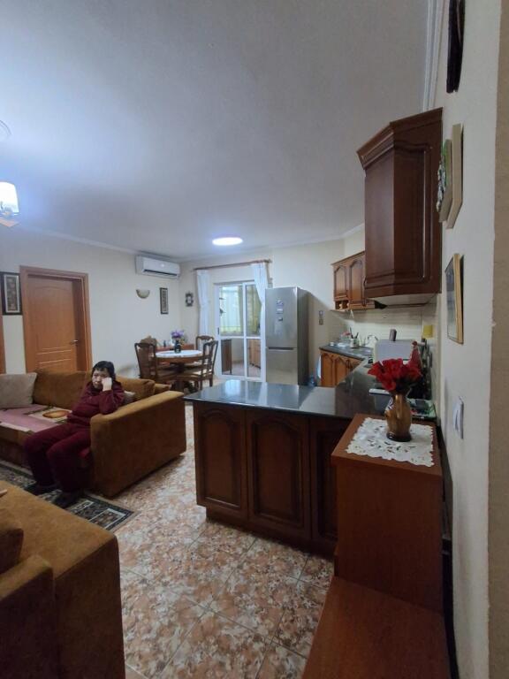 Apartament 2+1, Don Bosko!