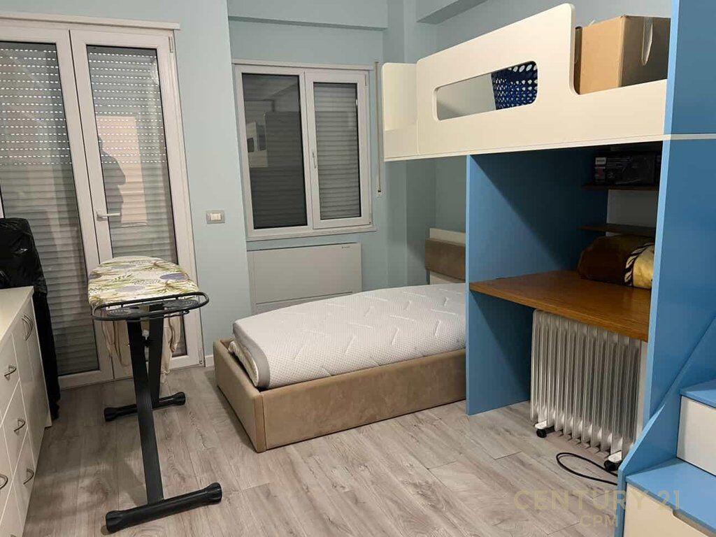 APARTAMENT PER SHITJE TE LIQENI I THATE 3+1+2 + 2 POSTE PARKIMI