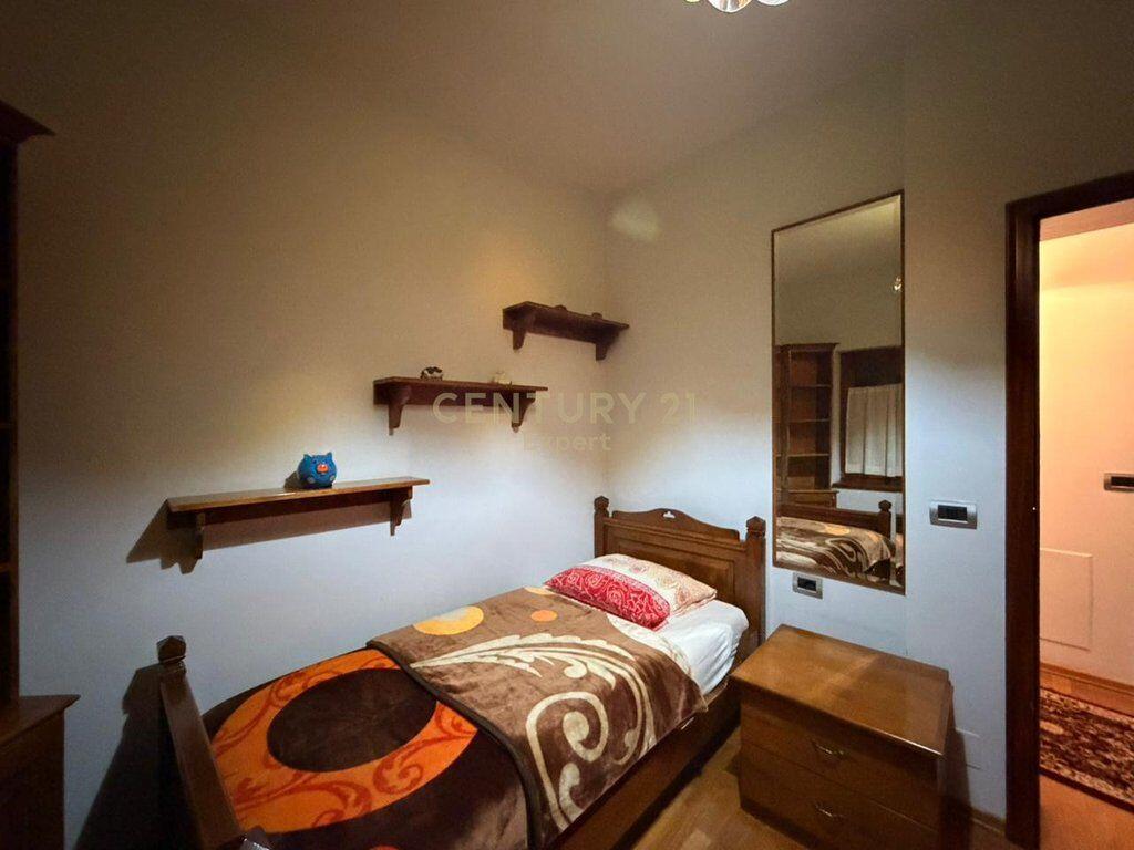 Vile me qira ne zonen e Kopshtit Botanik