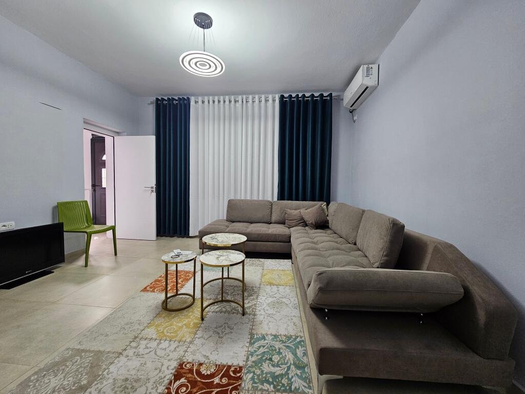Apartament 1+1 tek Medreseja me post parkimi