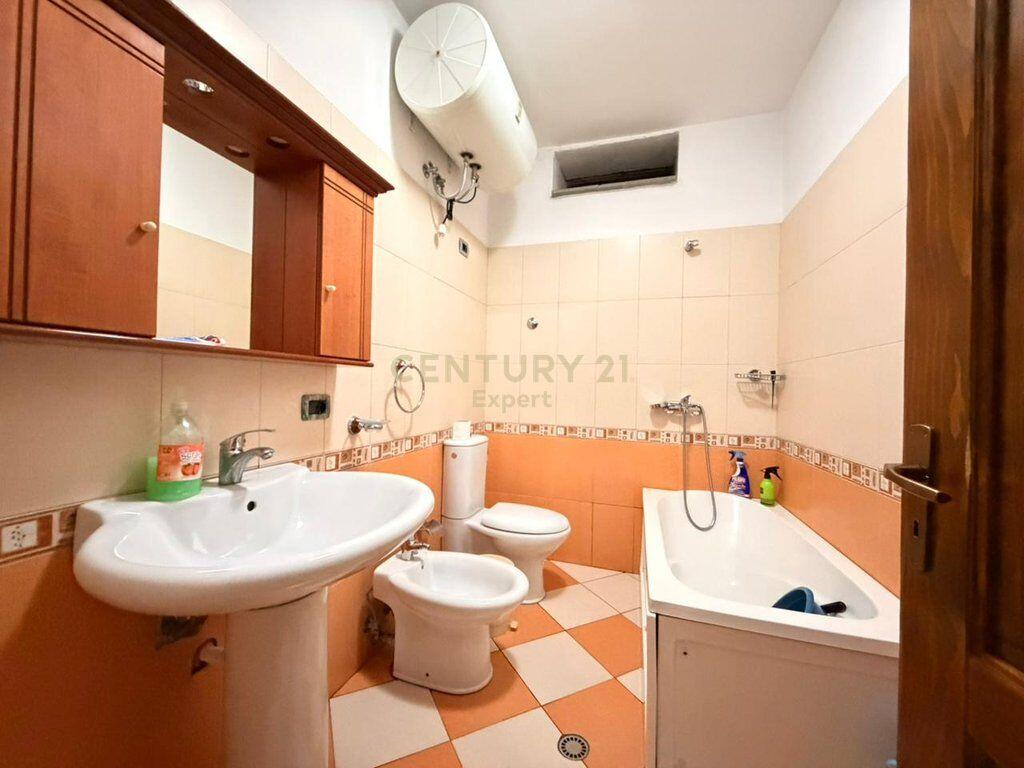 Vile me qira ne zonen e Kopshtit Botanik