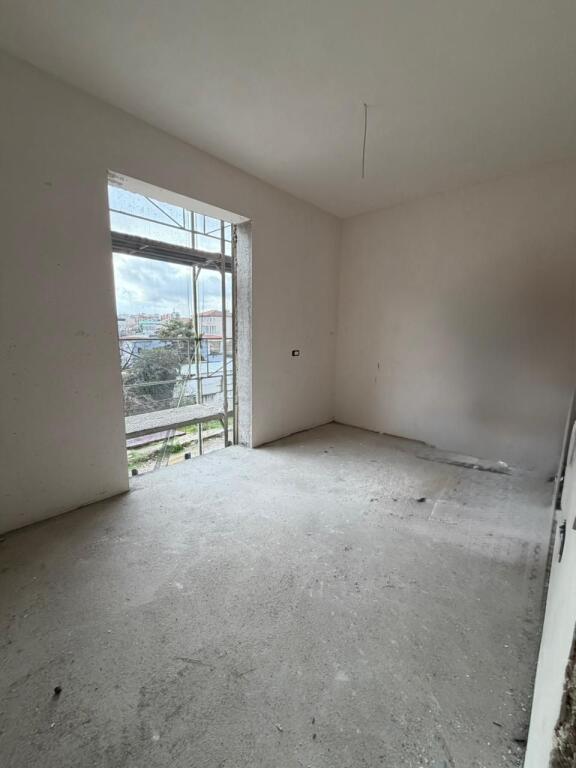 🏡 Shitet apartament 1+1 te Fusha e Aviacionit