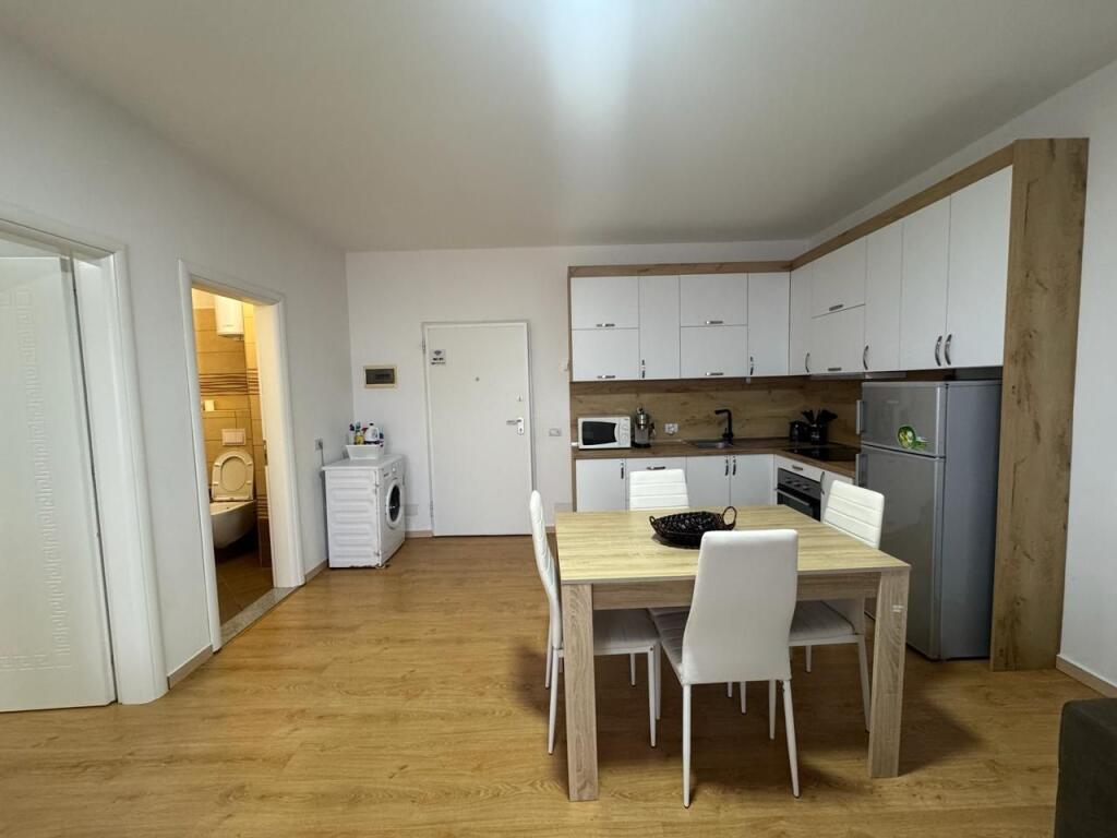 Jepet apartament me qera 1+1