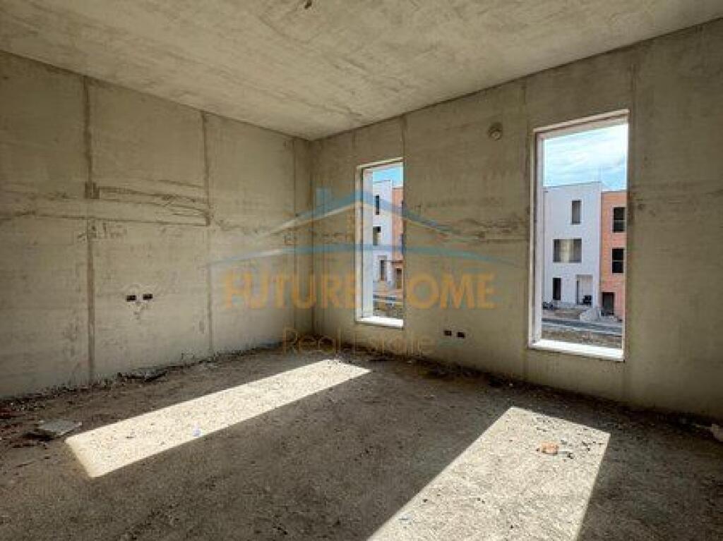 Shitet, Viletë, Piccadilly Residence, Tiranë