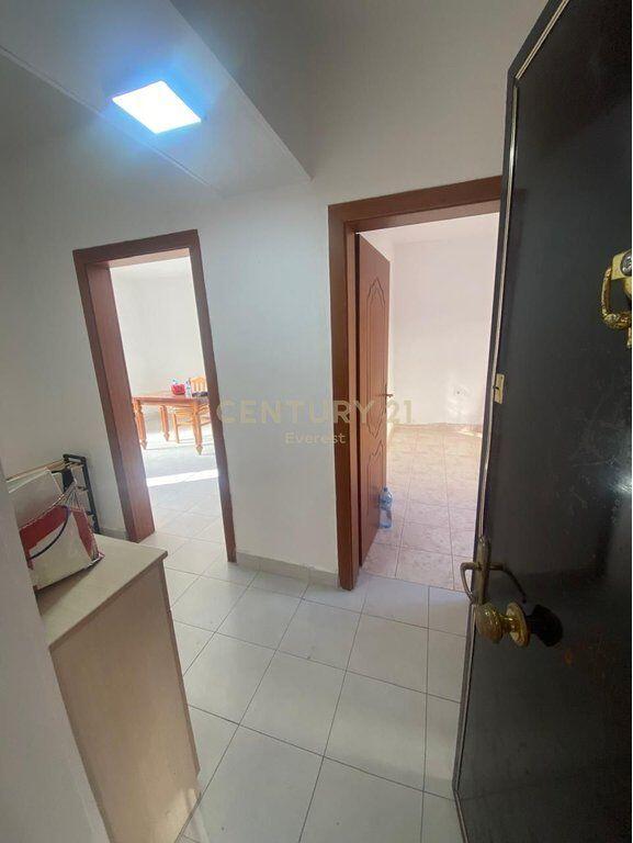 Apartament 1+1 per shitje tek Shkolla e Kuqe