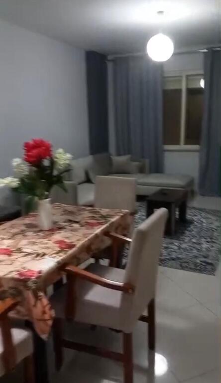 Apartament me qera 2+1 - 📍Yzberisht, përballë KMY