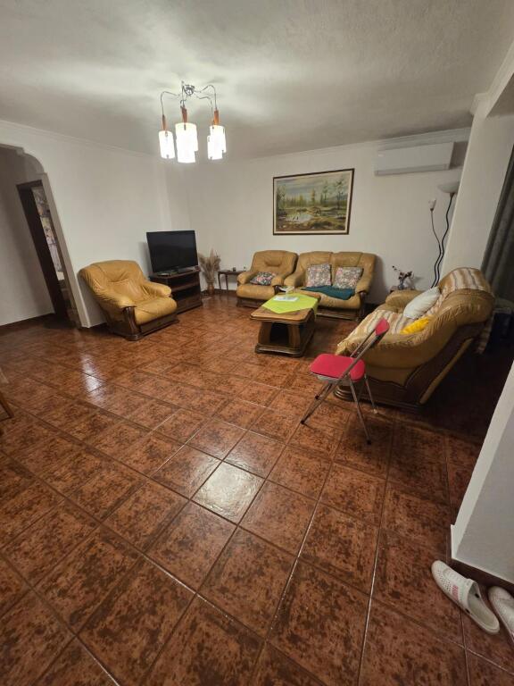 SELLING 2+1 APARTMENT IN KAMEZ-NEAR ZOGU I ZI !
