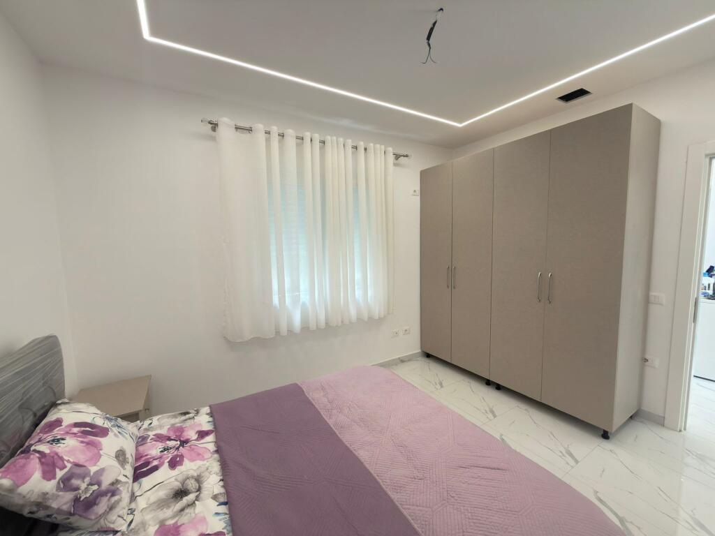 ✅Jepet me qira shtëpi private në Kombinat  📍  