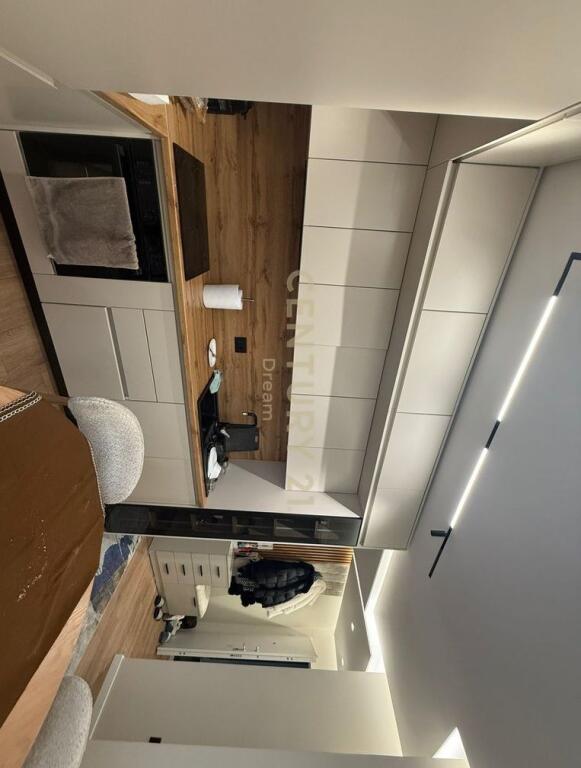 Shitet Apartament 2+1 ne Xhamllik 260,000 €