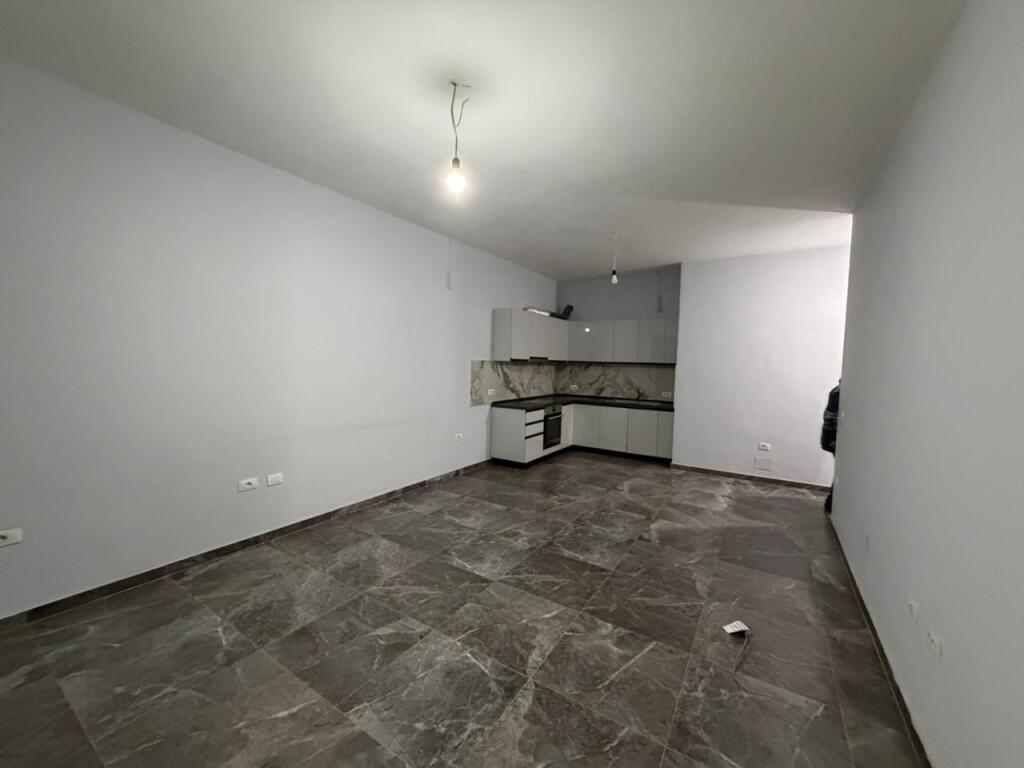 🏡Appartamento 1+1 in affitto  📍 Zona: 5 Maji💰 Prezzo: 50.000 lek / mese