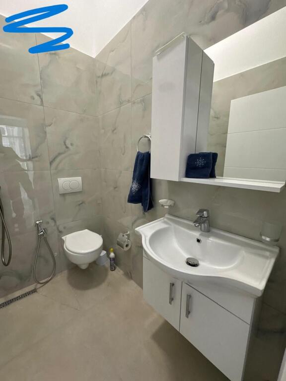 APARTAMENT 1+1+Post Parkimi ME QIRA TEK REZIDENCA KADIU 600 € /Muaj