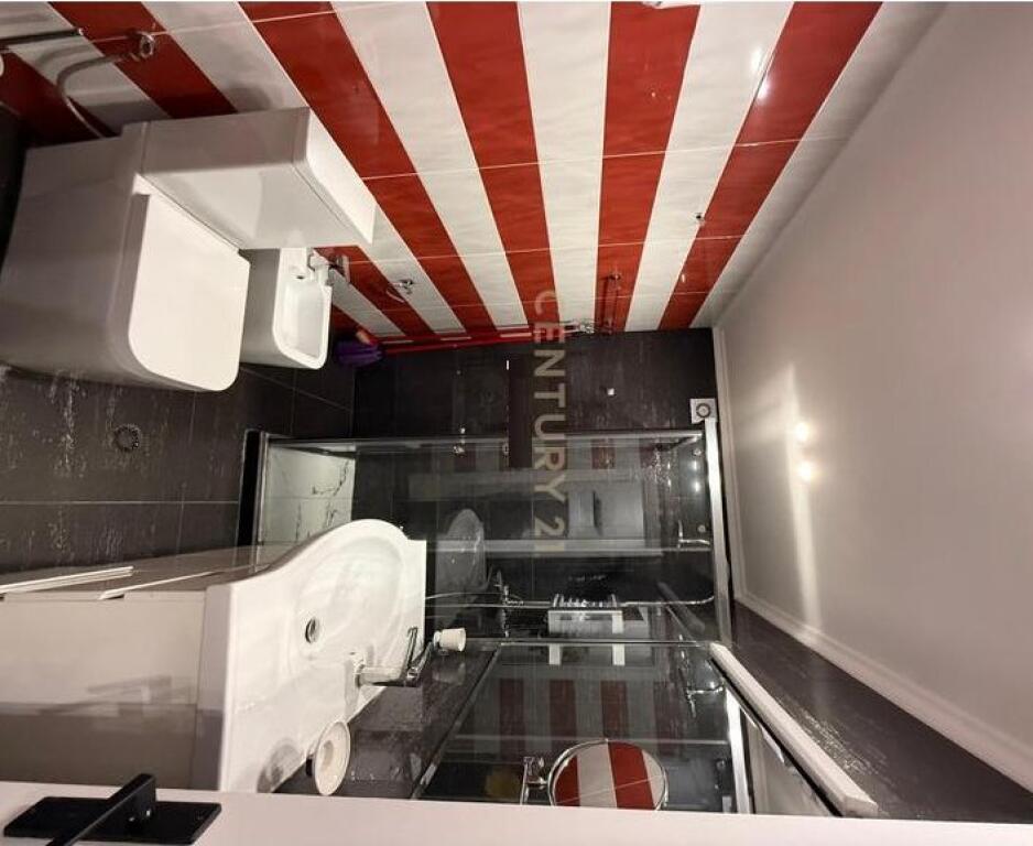 JEPET ME QIRA APARTAMENT 2+1+2 PRANE AMBASADES AMERIKANE, TIRANE!