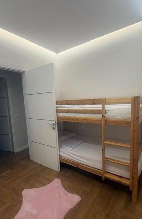 Qira , Apartament 2+1 + Post Parkimi , Pazari i Ri , Tirane