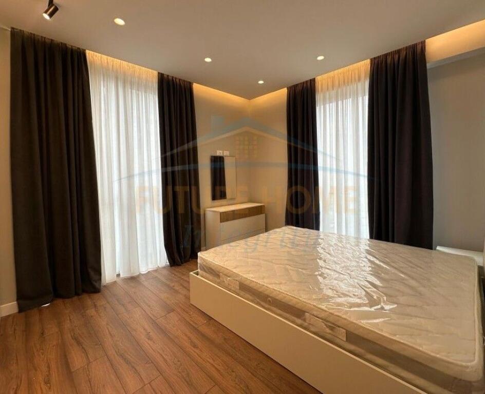 Qera, Apartament 3+1+2+Post Parkimi, Ish Tregu Elektrik, Tiranë.