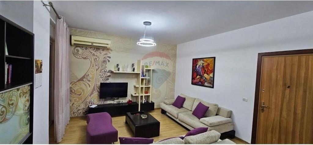 Apartment for rent 2+1 at Pazari i Ri